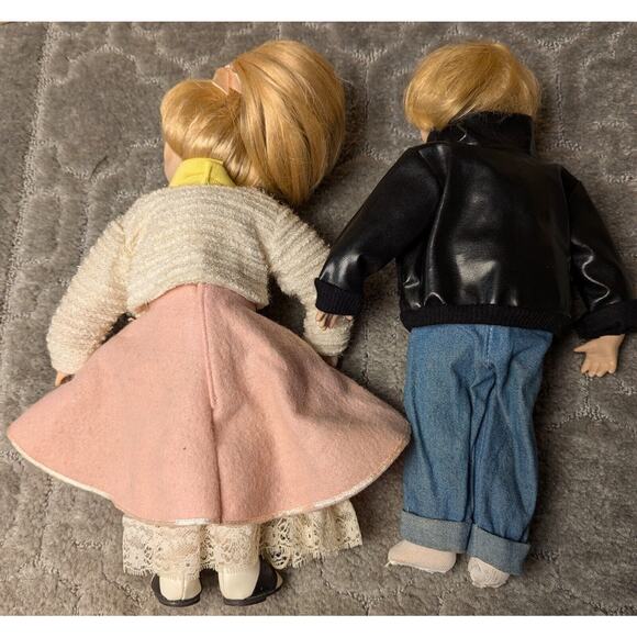 Geppeddo Porcelain Kissing Dolls JOHNNY & SUZY 1950's Sock Hop Style Ltd Edition - Picture 8 of 12
